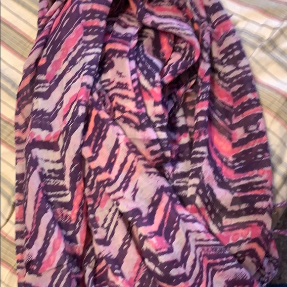 American Eagle light weight scarf - Picture 5 of 7